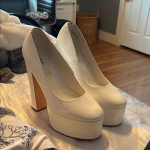 Chic White Platform Heels